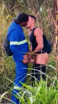 Worker Fucks in the Bush Strangers