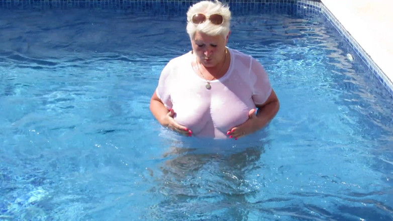 Uk Joolz: Wet t shirt