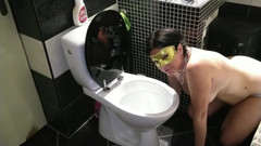 Toilet Mommy: 남자는 복덕 보지를 위해 가장 좋은 것을 원해!