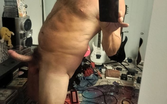 Shirtless Guy: शर्टलेसग्वे666 में 7 इंच का लंड है