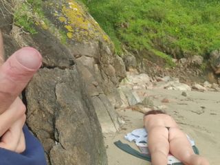 ExpressiaGirl: Dick Flash na plaży. Szarpię się do mamuśki. Pokazała swoją...