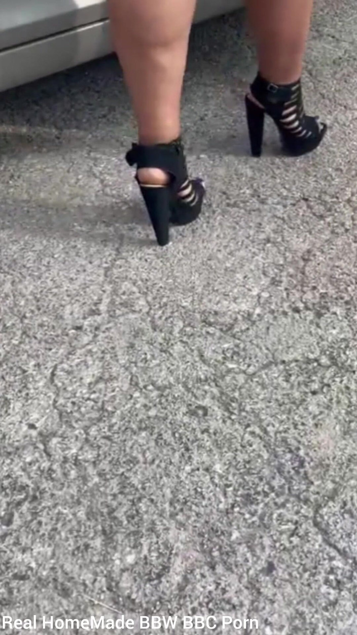 Super sexy ebony cuties: Gå runt desperat efter en kissa som pissar mina byxor