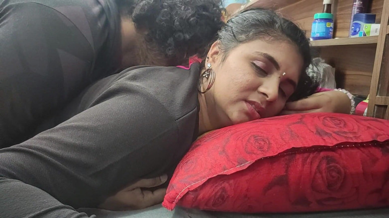 Vaigavarun45: Vaishnavy和sharun raj的热辣浪漫性爱，唇锁和性爱，喀拉拉邦热夫妇啪，卧室热浪漫性爱
