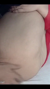 Moglie traditrice punjabi che indossa reggiseno bianco sotto tuta rossa e nera missionaria XXX figa hardcore scopa mentre parla sporco e ad alta voce