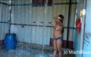 Machakaari: Offenes feld nackt baden