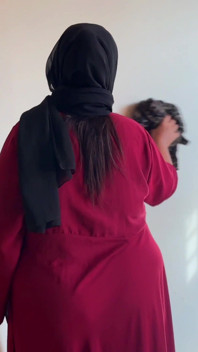 モロッコのホテルのメイドが私の部屋を掃除し、彼女の大きなPAWGを見て、私は自慰行為を始めます