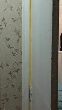 Сусід трахнув мене в рот, поки мій чоловік мив у душі