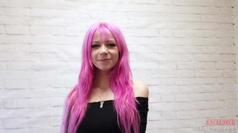 Test-Shoots: Audiție video în pielea goală cu fata frumoasă costumată Lilly