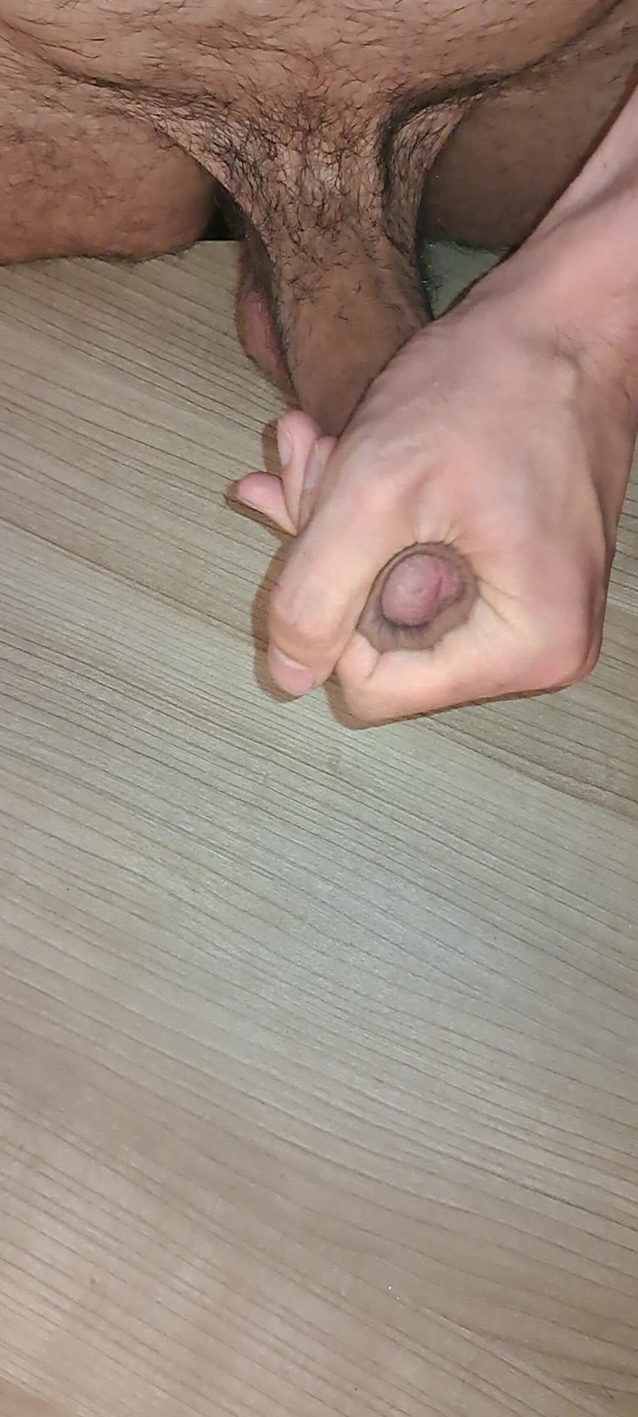 Whisky33: Bonne masturbation et super éjaculation de près