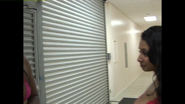 Heatwave Porn: 정액 교환 헤드라이너, 12부