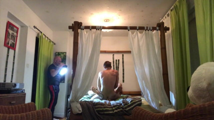 Gaybareback: Hetero ošukaná bez sedla ve sprše Romanem Tikem
