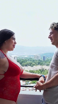 Submisivní manželka šuká s kolegou svého paroháčského manžela