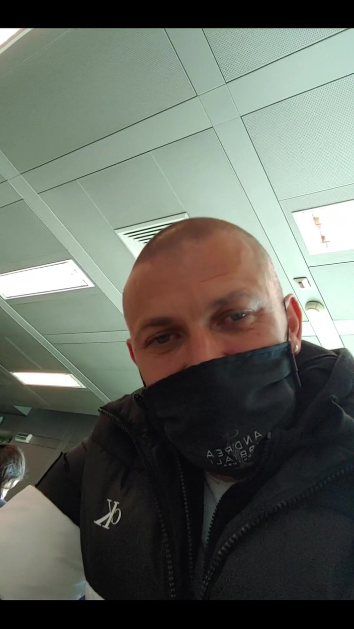 Boy jerking off: Finaly jag kommer tillbaka