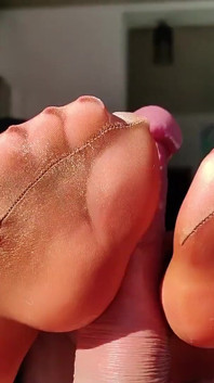 Blowjob, Footjob and Cum on Nylon Feet
