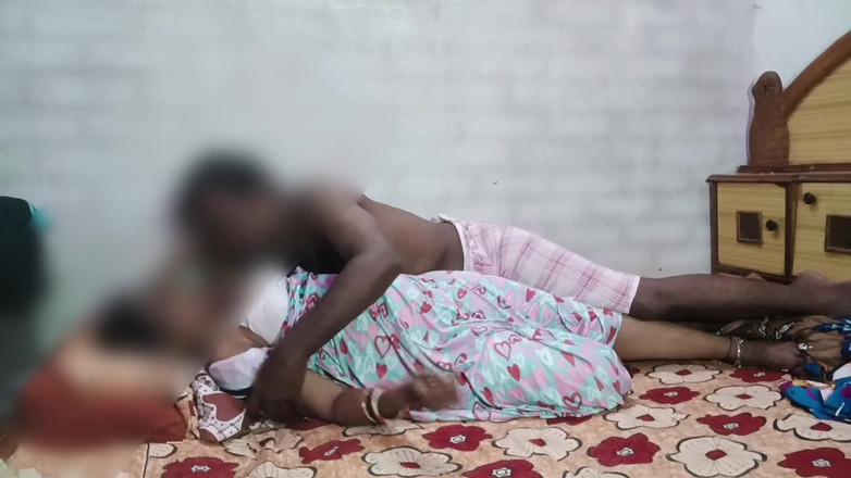 Starling: Indiancă desi Chudai de la un cuplu romantic cu sex...