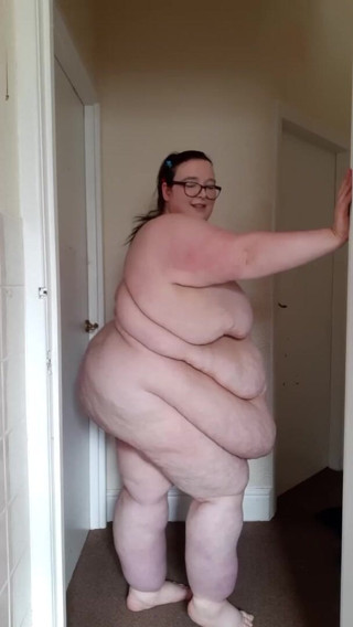 SSBBWLadyBrads: ฉันชอบถอดเสื้อผ้า