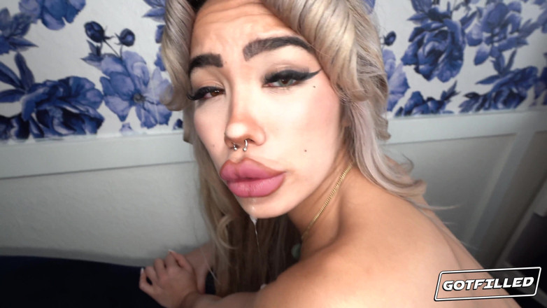 Got Filled: Luna Luxe wordt gevuld en opent haar poesje voor sperma