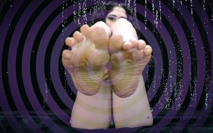 Rebecca Diamante: Mesmerizing Bare Foot Worship