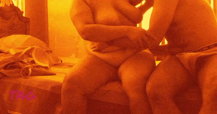 Teensex: Hete vriendin met grote borsten werd altijd aangetrokken tot vriend...