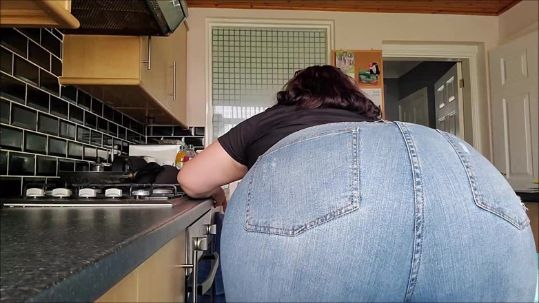 KikiPlumpAss_FH: Masturbati sul mio corpo grasso 2