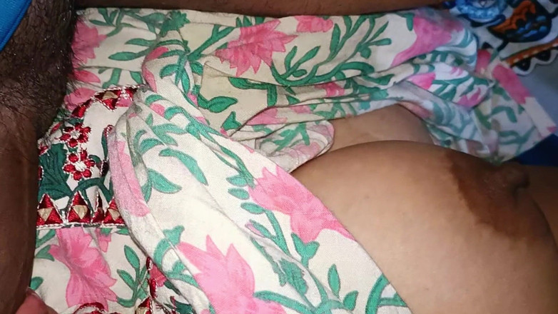 Catchybusty: Bhabhi Ready to Give Blowjob in Dark Night