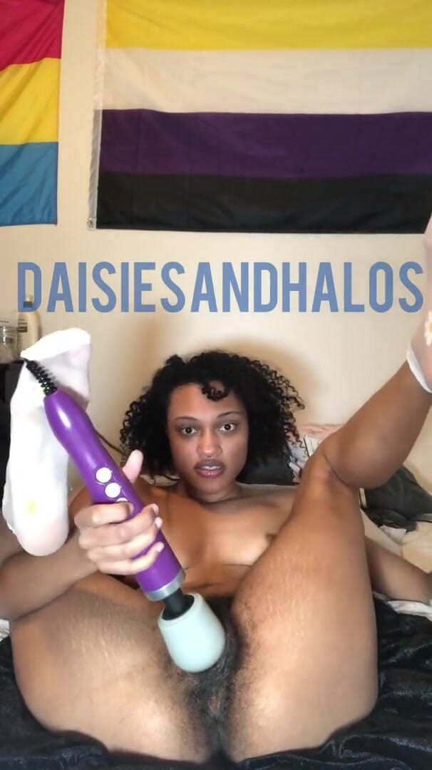 Daisiesandhalos: meri naitgaun men kutte shaili men charamsukh! supar baalon vaali!