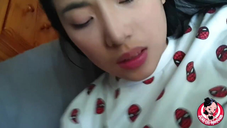 SpicyGum: June liu- 穿着蜘蛛侠T恤的可爱中国学生口交和性交 [JL_001]