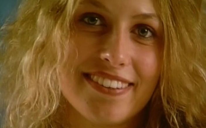 German's Young Babes: このソロセッションをパーフェクト・ジャーマン・ティーンで見る