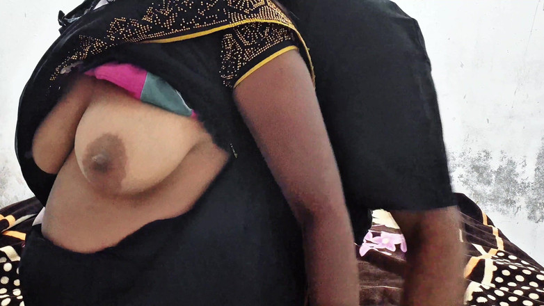 DesiBurChudai: ホットなインド系デシのおばさん、黒いサーリのセックス