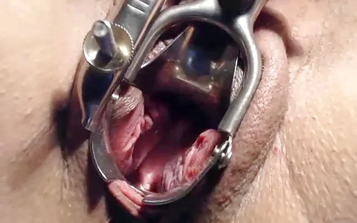 Putarankahotmilf: Pussy fuck, fist,speculum, spread and squirt