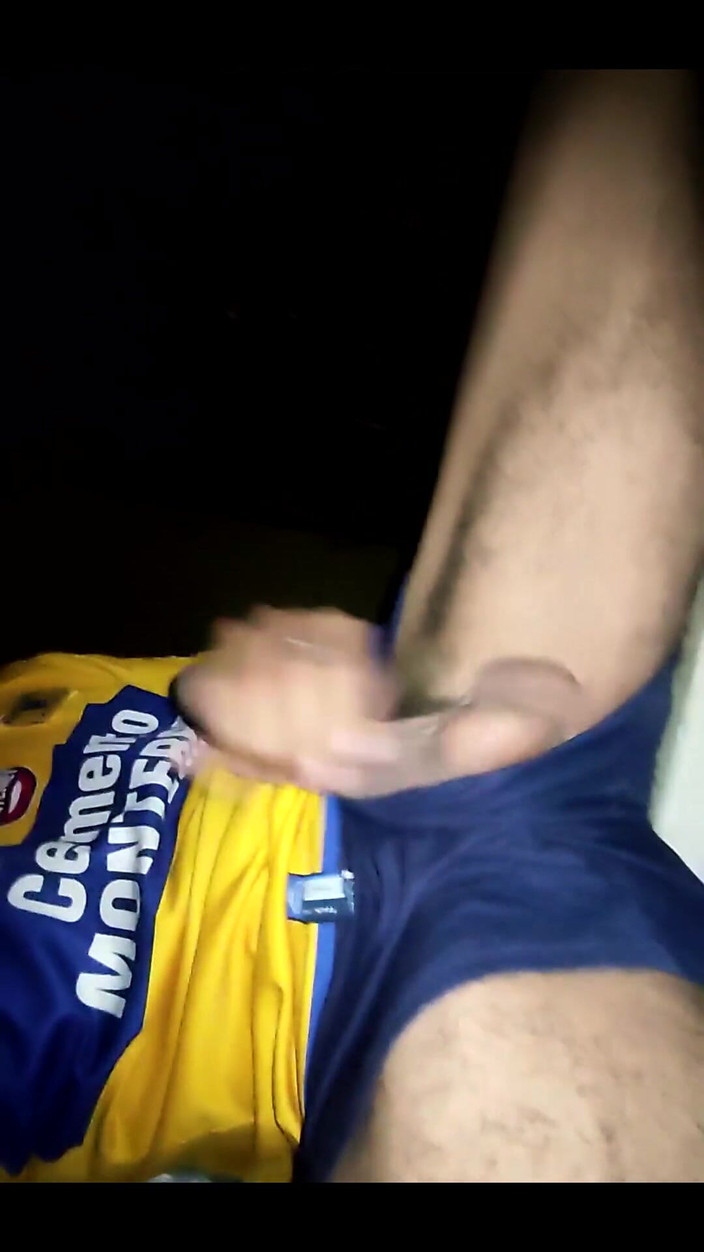 AlexAlejandro13: Masturbating in the Door of My House