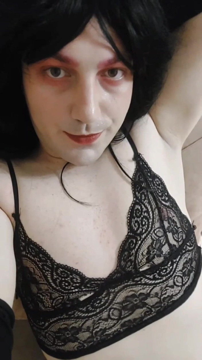 Kitty_Cross: Bianco gotico Femminile Giovane sissy travestito