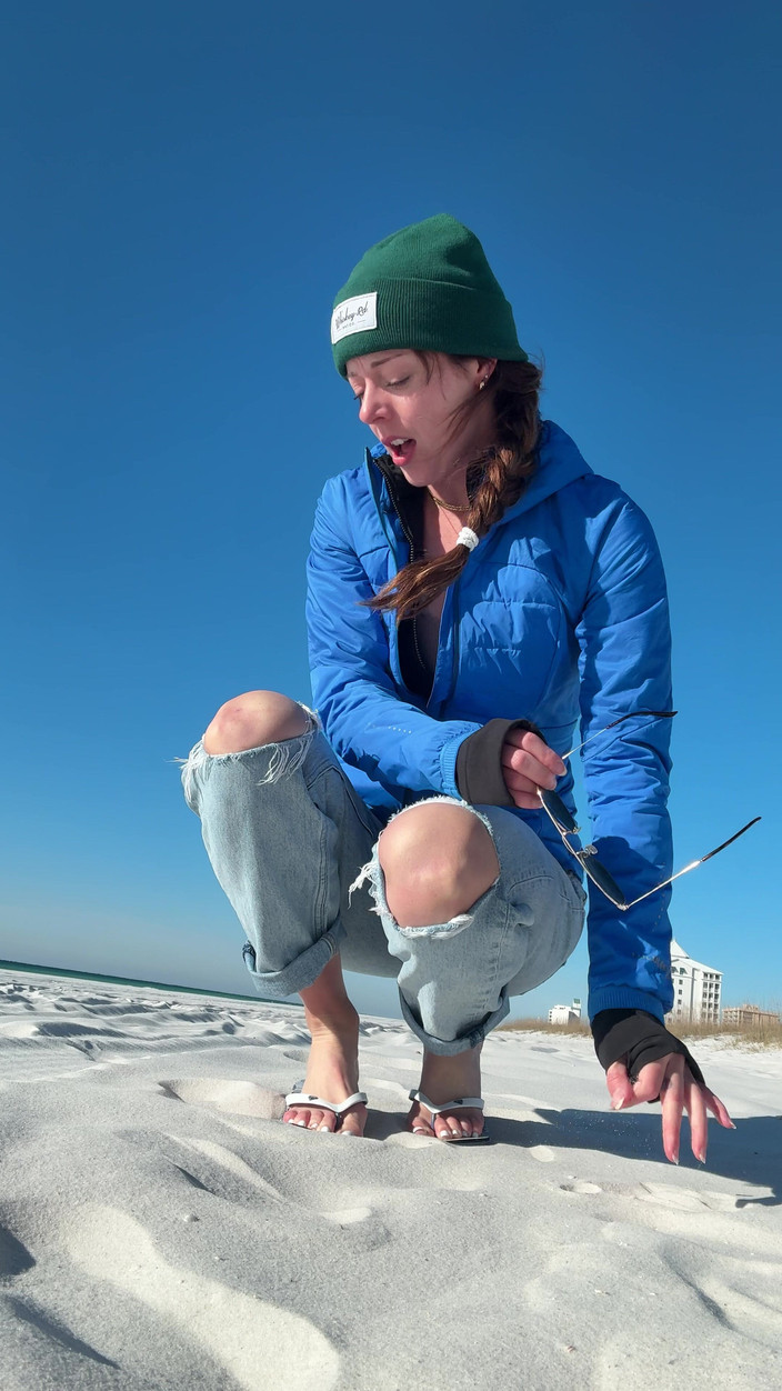 Nadia Foxx: ビーチを歩くと、すぐにオーガズムを感じることができます。