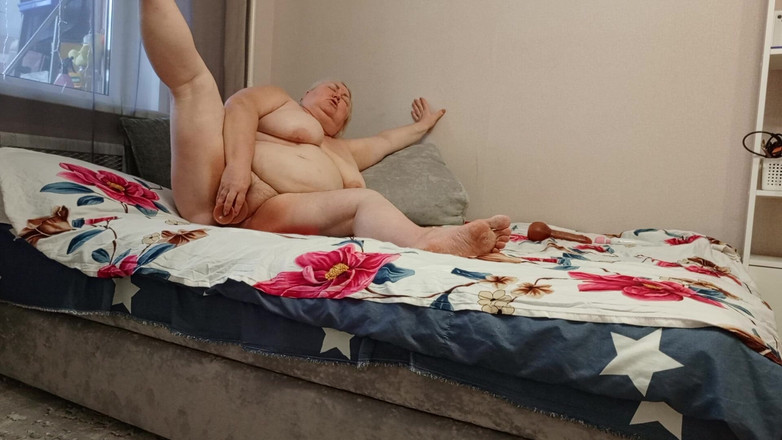 Zona901: デカマンコのオナニーから始まった隣人の朝