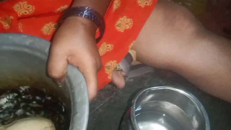 Desi Sathiya: Sexy sari-tante möpse