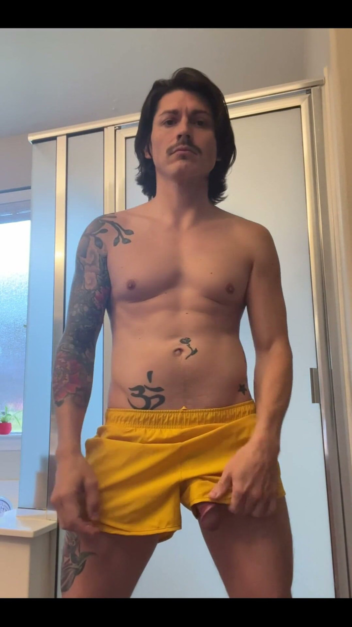 Andy Mendoza: Just a Little After Gym Tease