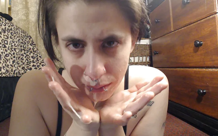 Abby Anna: Snot lovers dream girl