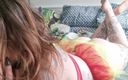 Marmotte Yoomie: Dummer zwanghafter wichser, je mehr du mit meinen Videos masturbierst,...