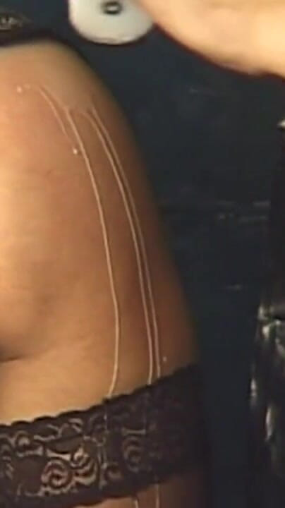 Bangora MILFs: Madura milf em meias de renda é provocada com força