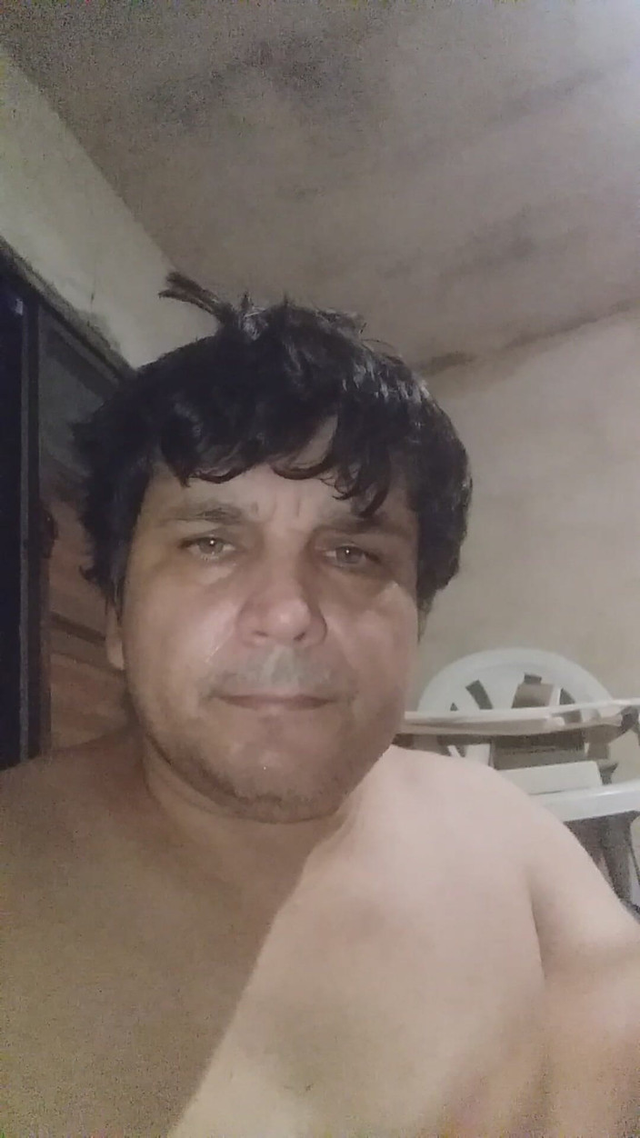 Claudio: 把精液射满了我的脸