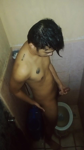 Rent A Gay Productions: Kraken - philippino sega in doccia