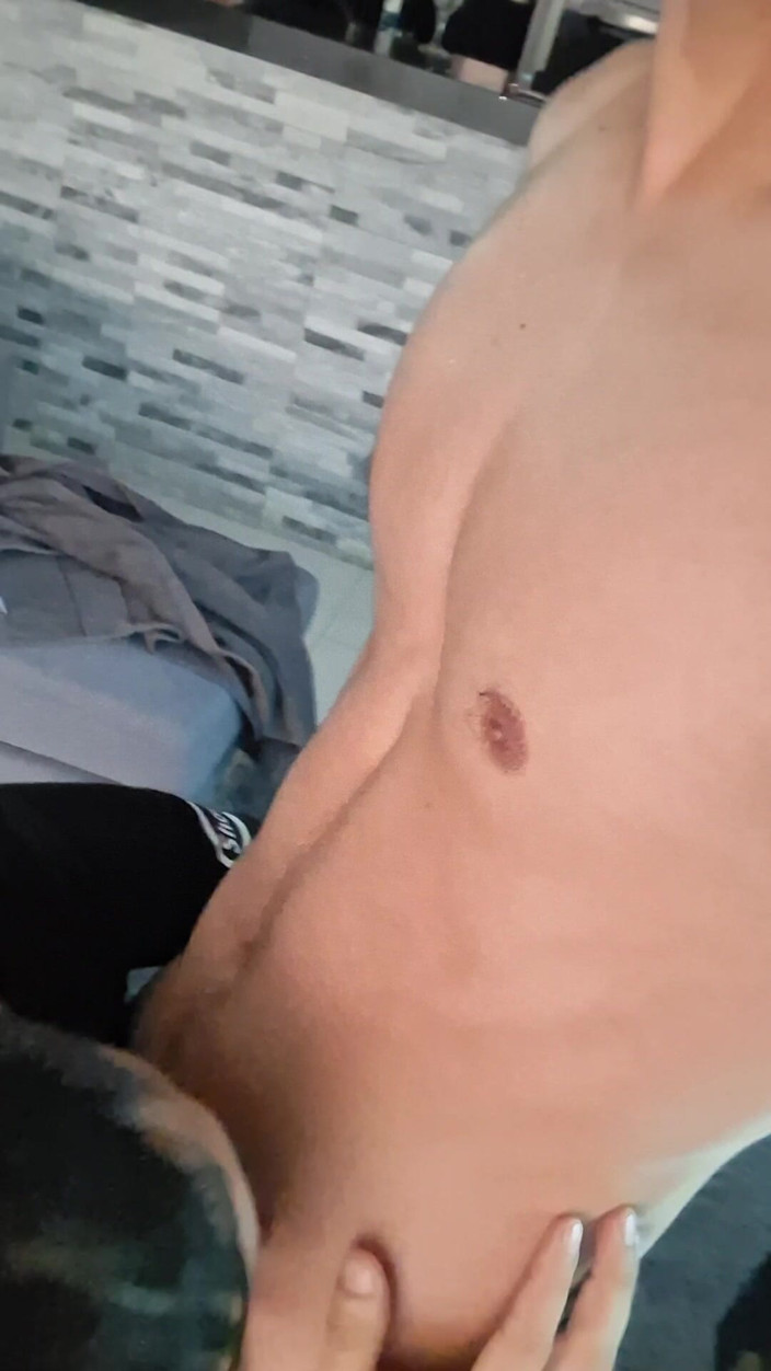 Bare skin man: Leker med mig