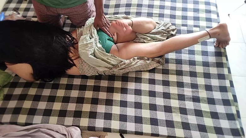 Yourdidipriya: Bhabhi Kammo berkongkek dubur pertama dengan sasur jinya dalam cakap...