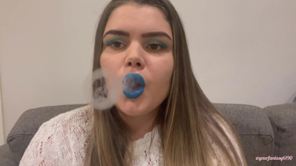 Your fantasy studio: Gioca con fumo con il rossetto azzurri