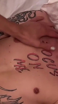 Twinks follando y acabando, parte 2