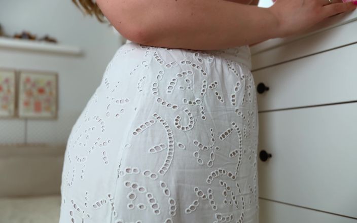 Mrs Wetslavs: Elegante milf cubby esposa encendida por flores de extraño