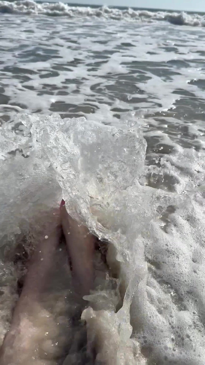 Peppermint Giantess: Onde che si bloccano di taglia 16 piedi e gambe