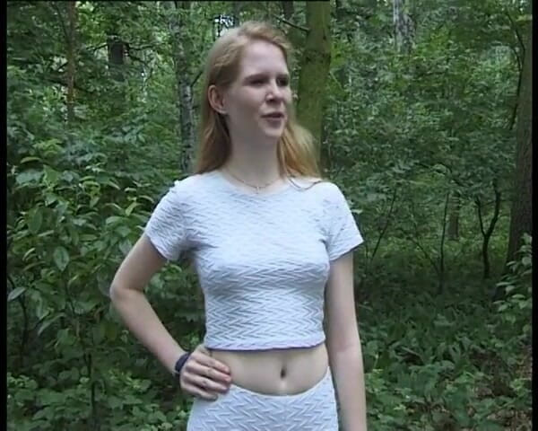 YOUR FIRST PORN: Nancy una ragazza lentigginosa