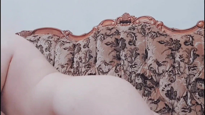 Kitty_Cross: Ejaculare mare cu ejaculare transsexual care se uită la porno...