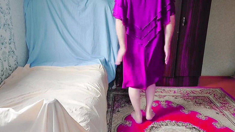 Kitty_Cross: Okouzlující femboy fantazie objímající eleganci s postojem